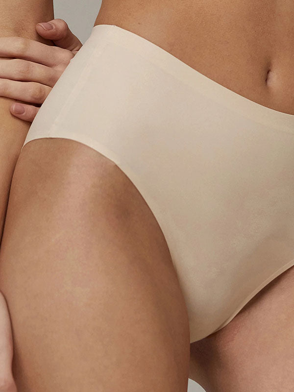 Aruelle besiūlės braziliško kirpimo kelnaitės "Avani Nude"