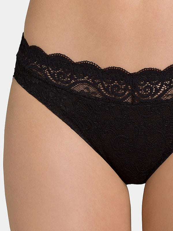 Triumph nėriniuotos kelnaitės "Amourette 300 Black"