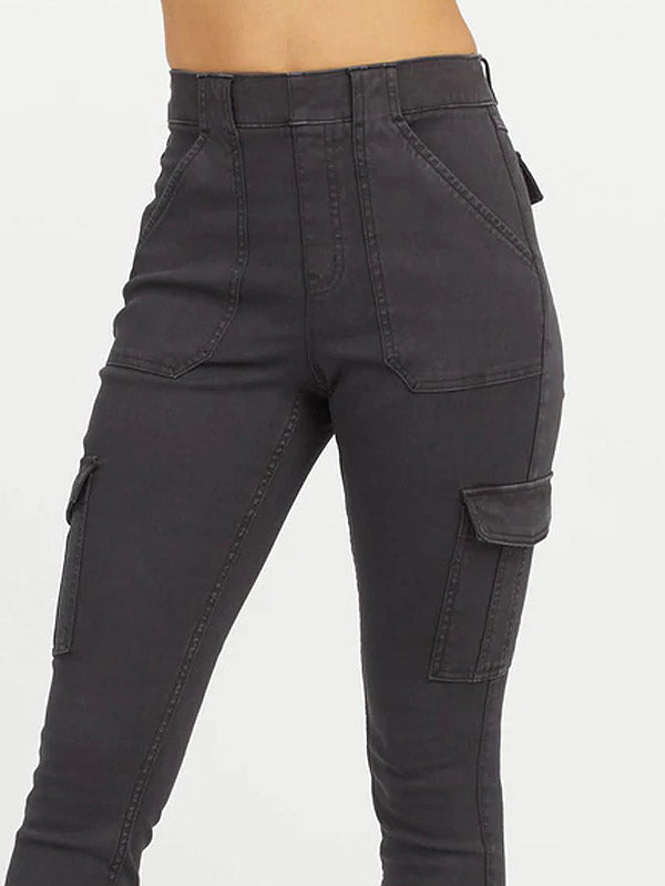 Spanx koreguojančios kelnės "Stretch Twill Ankle Cargo Black"