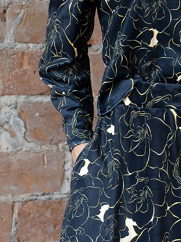 Lega puošni veliūrinė palaidinė "Zeina Black - Golden Flower Print Velour"