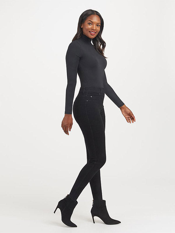 Spanx koreguojantys džinsai-leginsai "Ankle Skinny Black"