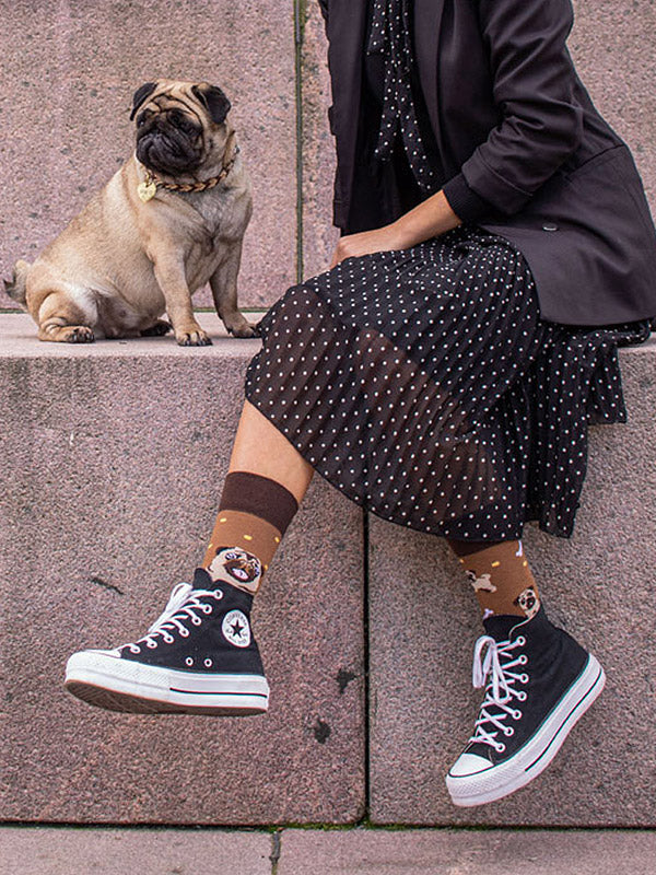 Spalvotos Kojines unisex medvilninės kojinės "Pug Life Brown - Sand"