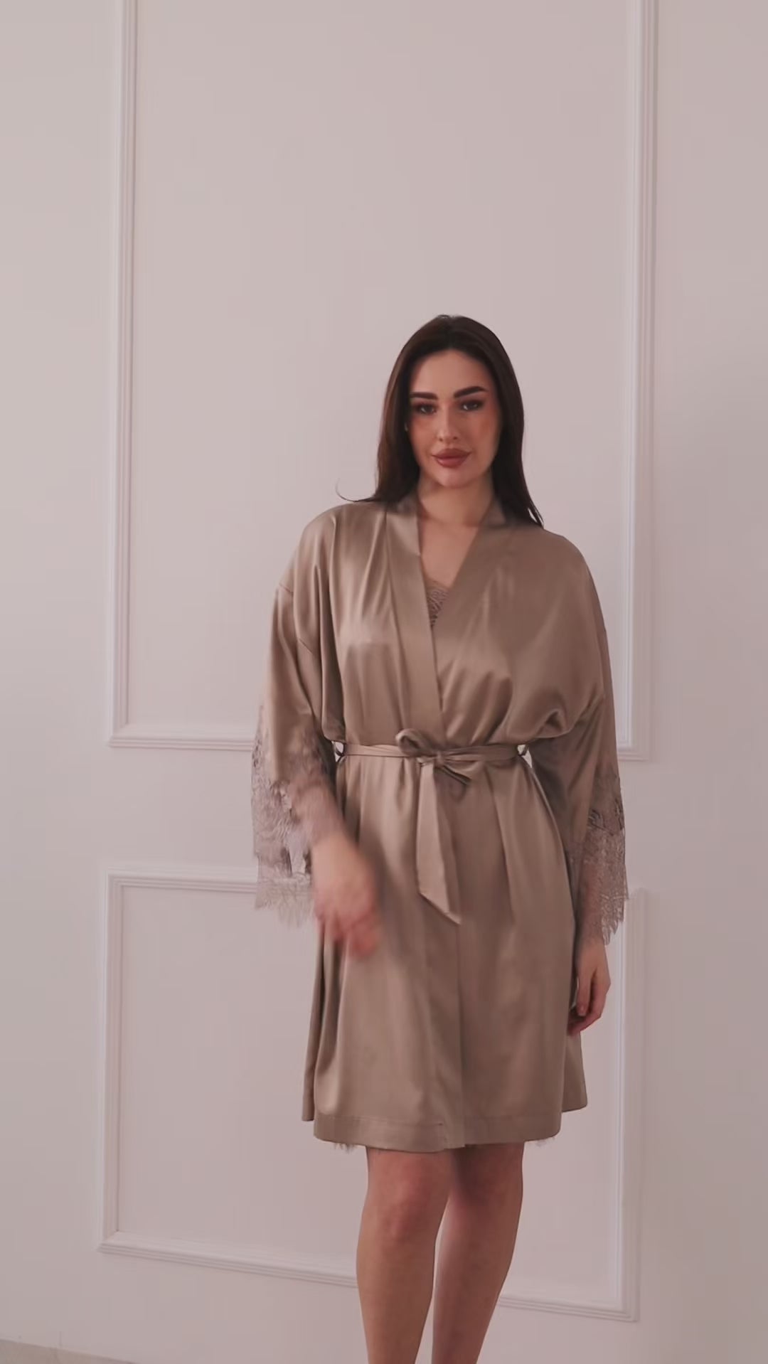 Load video: šilkiniai moteriški naktinukai