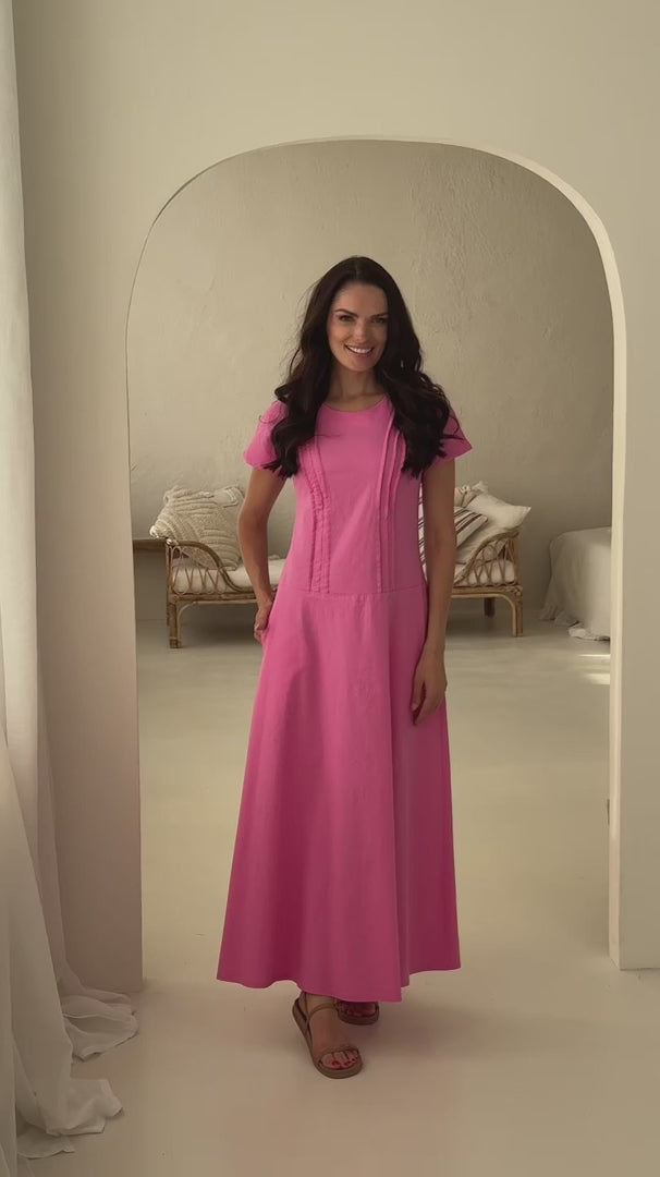 Загрузить видео: lininė a silueto suknelė